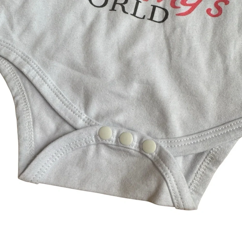 Graphic Long Sleeve Onesie Bodysuit I’m Daddy’s Girl and my mommy’s world 3-6M - Picture 3 of 4